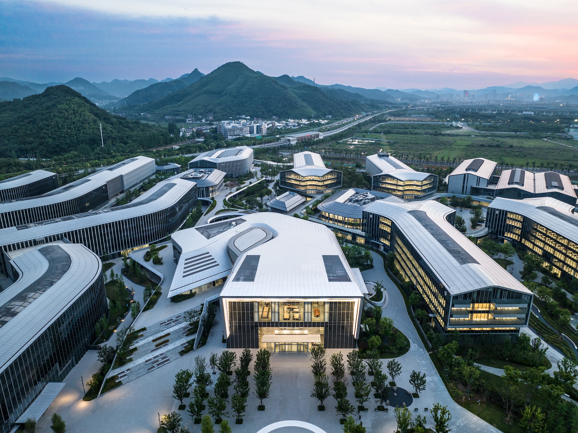 南湖未来科学园专题报道：来杭州，飞得更高